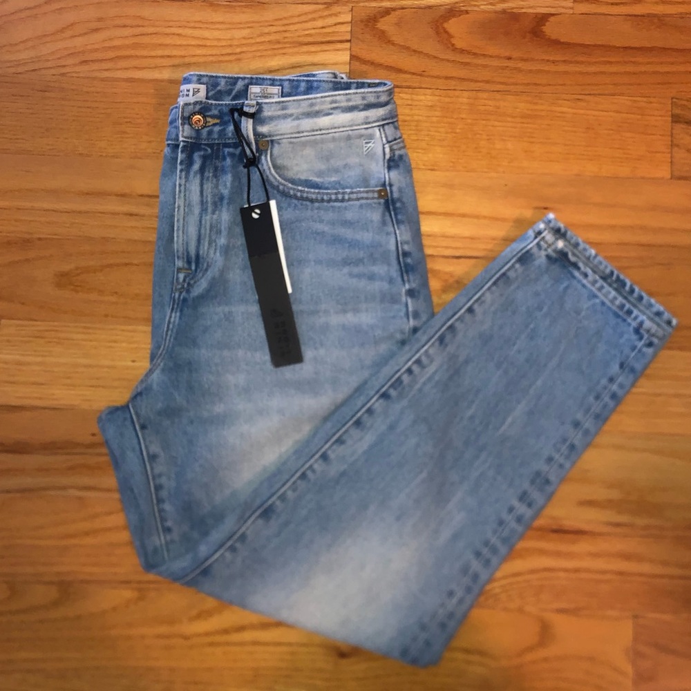 Denim Bloom Light wash tapered denim size 29 never worn
